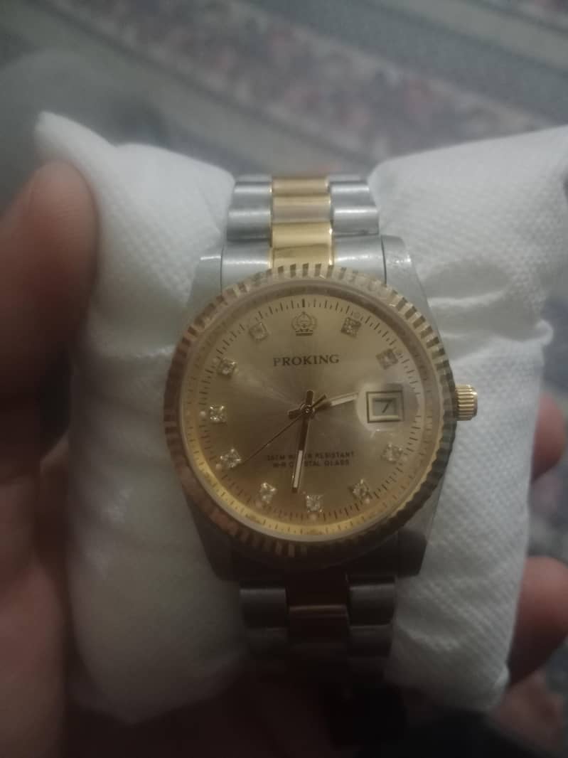 Men watch 3
