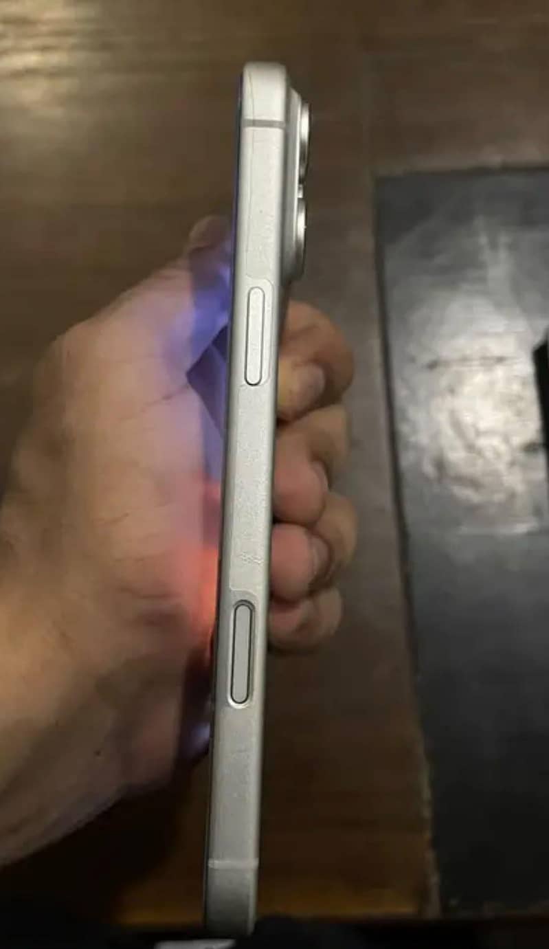 Apple iPhone 17 Pro Max 2