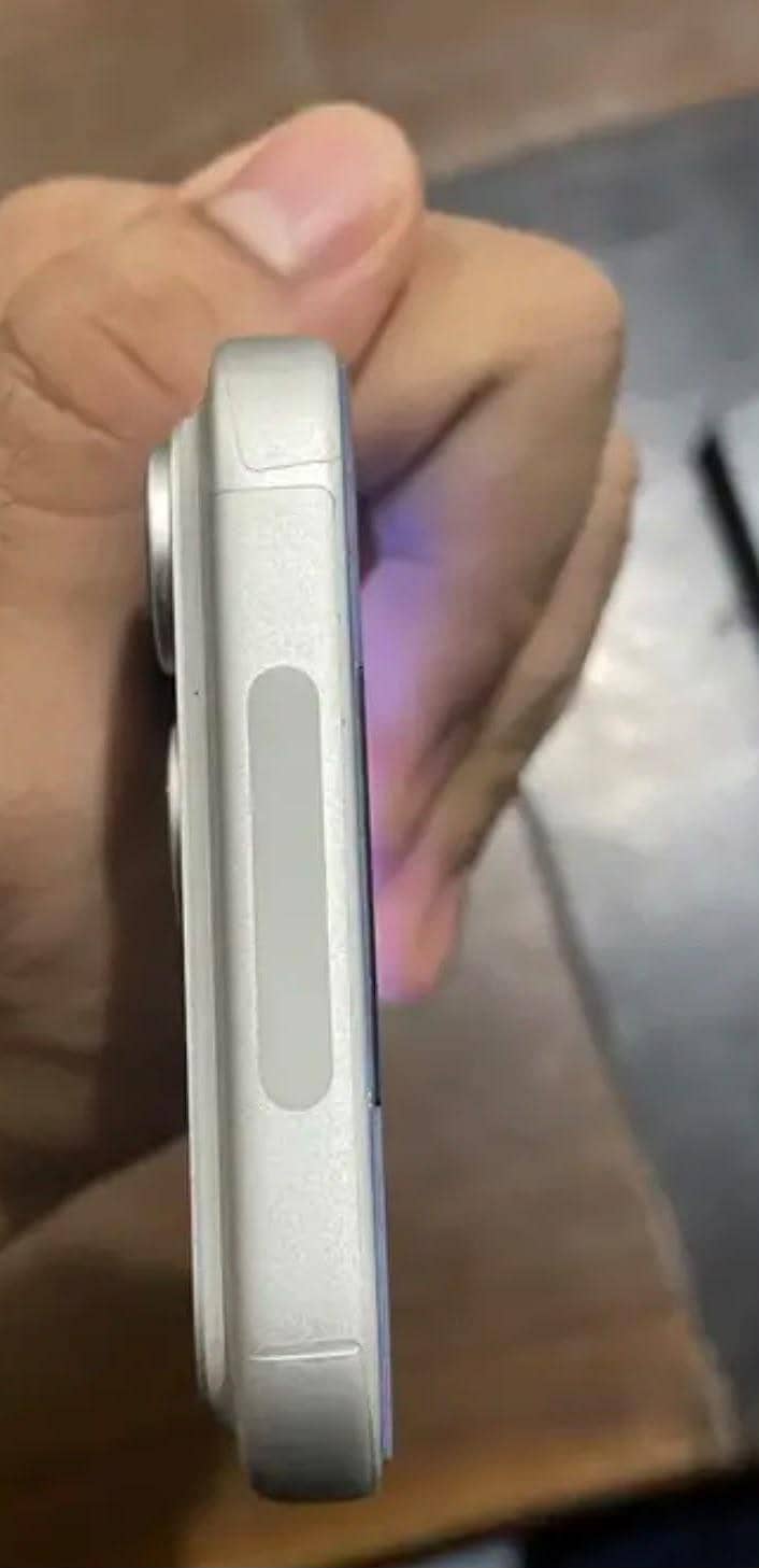 Apple iPhone 17 Pro Max 4