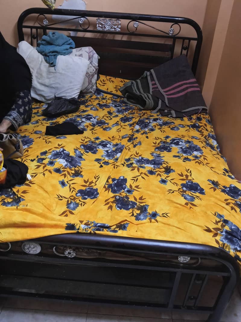 Iron bed 0