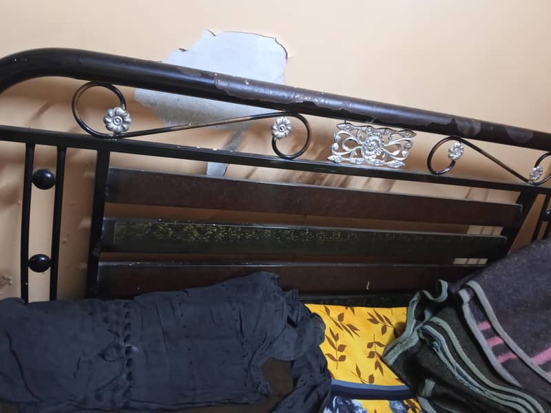 Iron bed 1