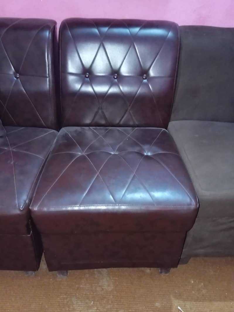 sofa's seat's 1