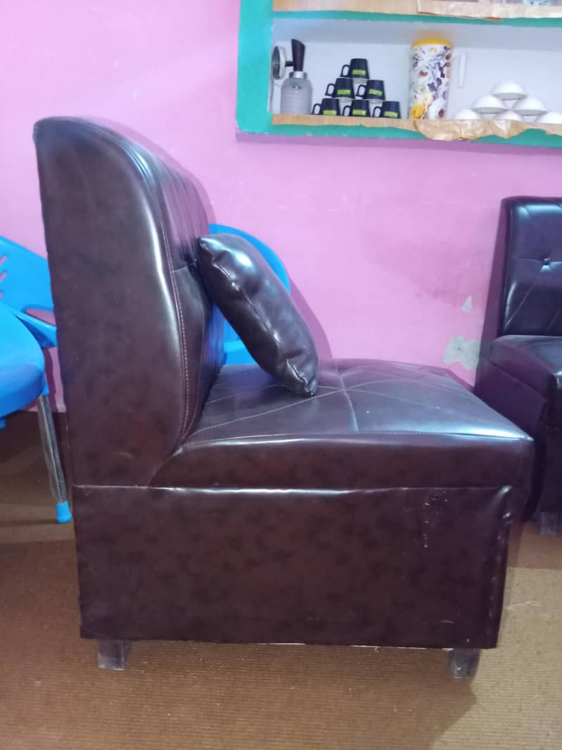 sofa's seat's 2