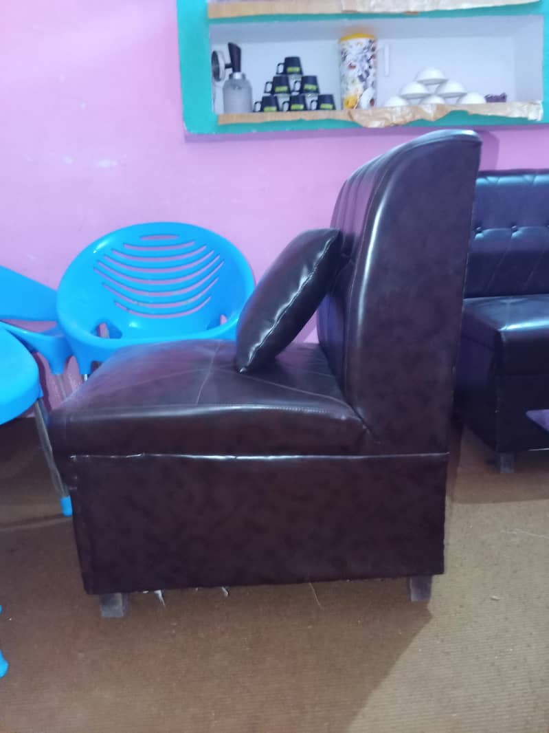 sofa's seat's 4