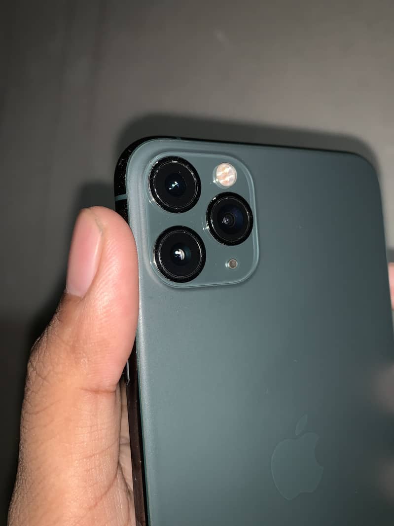 Apple iPhone 11 Pro Max 2