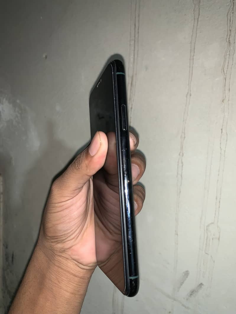Apple iPhone 11 Pro Max 5