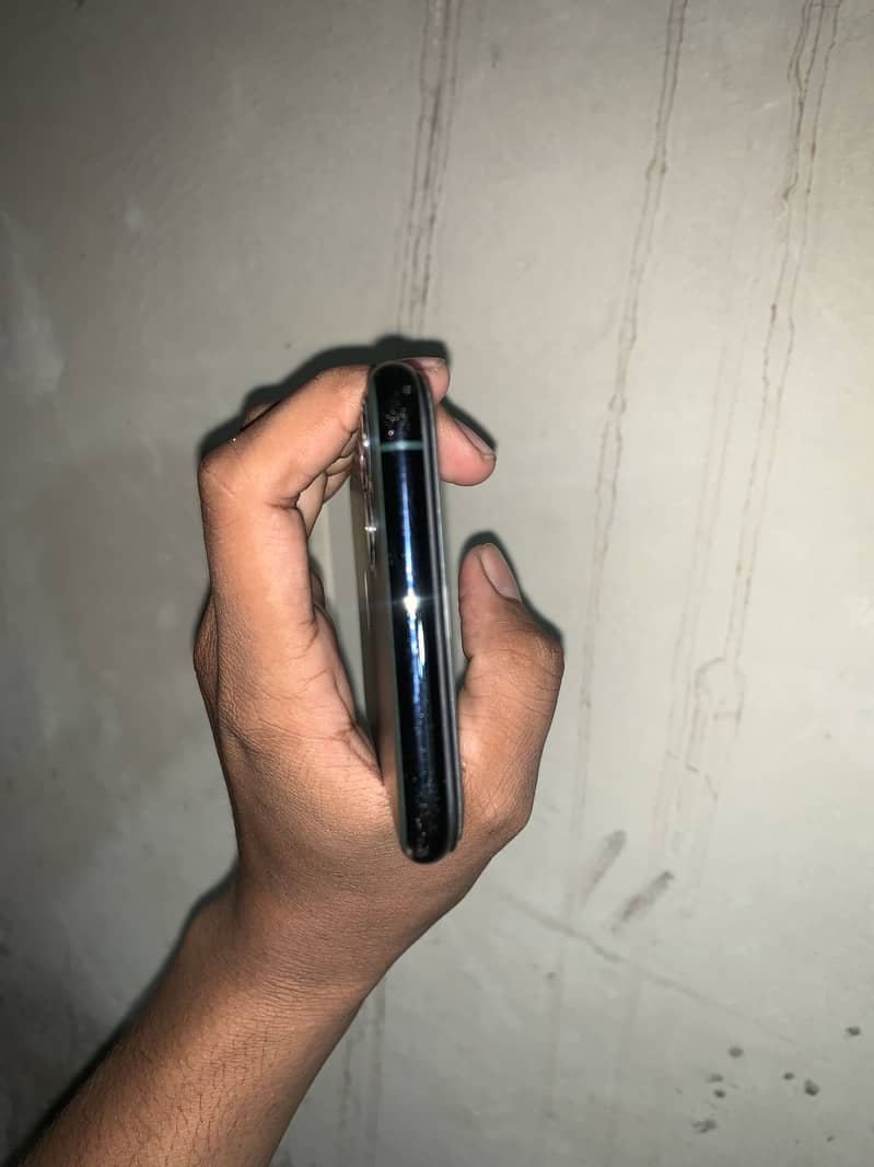 Apple iPhone 11 Pro Max 6