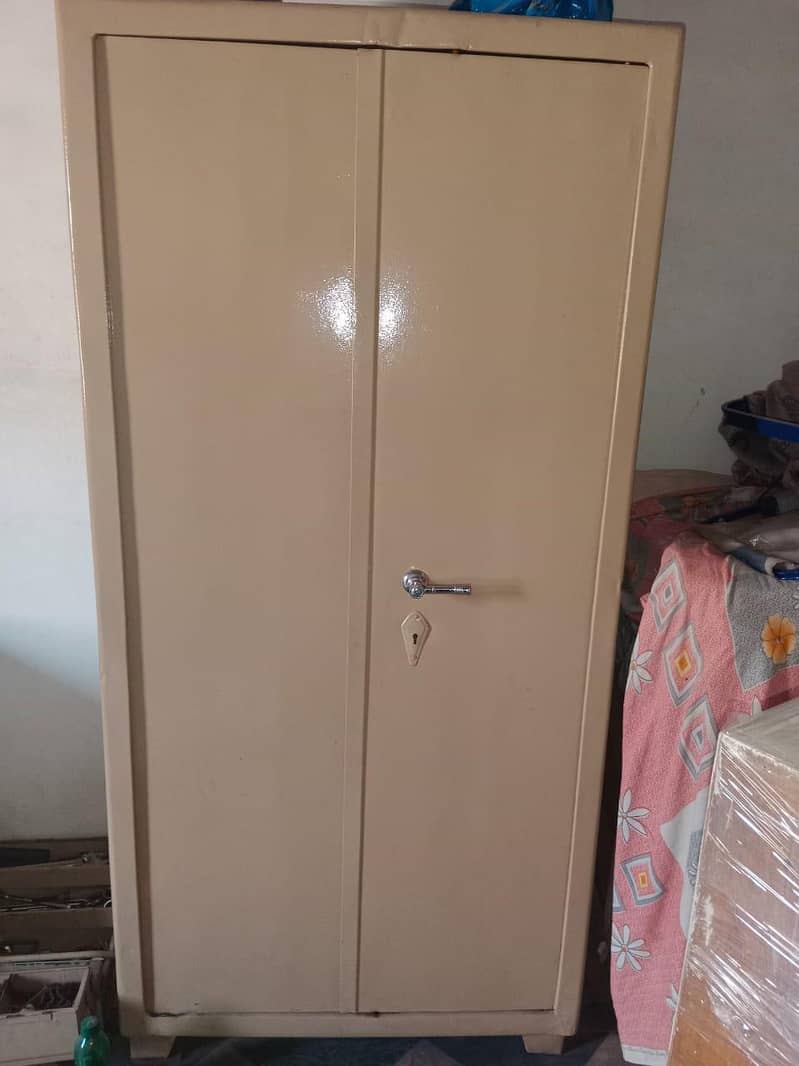 wardrobe 0
