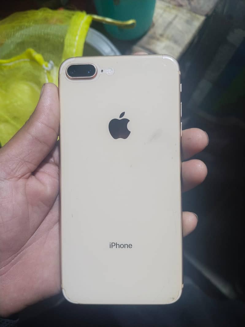 Apple iPhone 8 Plus 1