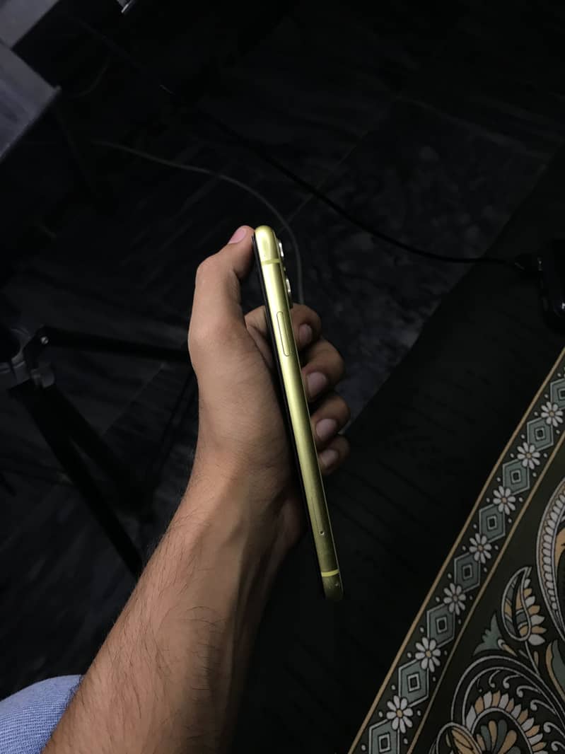 Apple iPhone 11 12