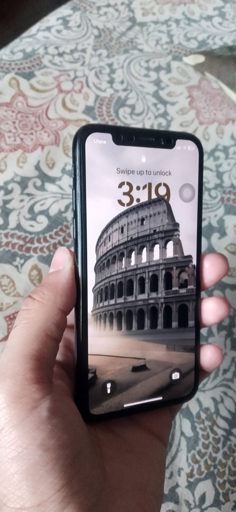 Apple iPhone XS 4