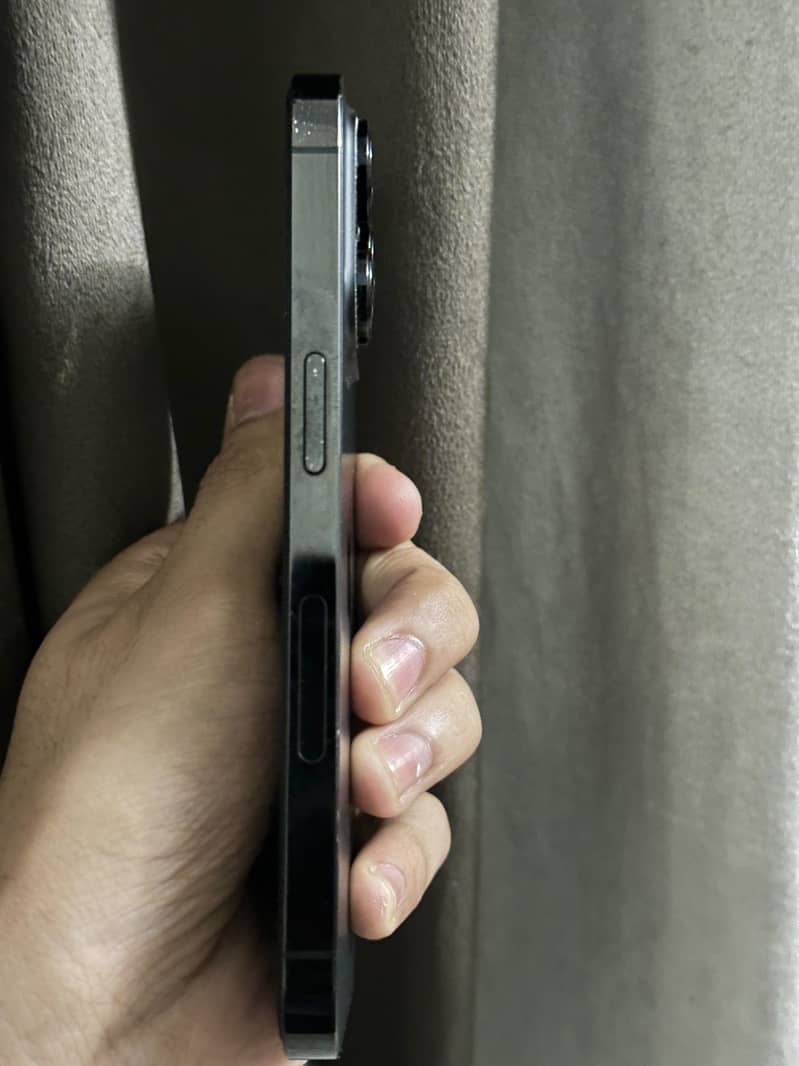 Apple iPhone 14 Pro 1