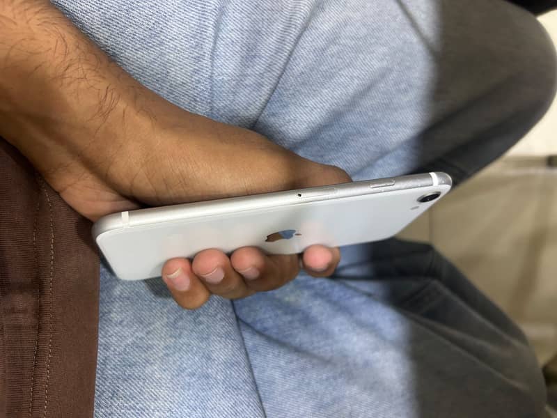 Apple iPhone SE 2