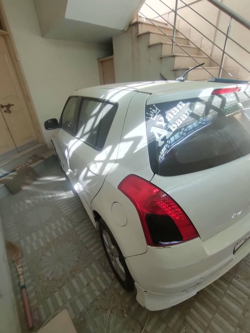 Suzuki Swift 2012 1