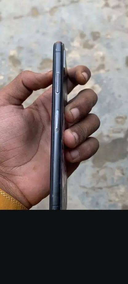 Apple iPhone X 3