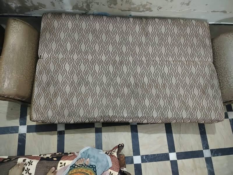 sofa combed condition 10/8 2