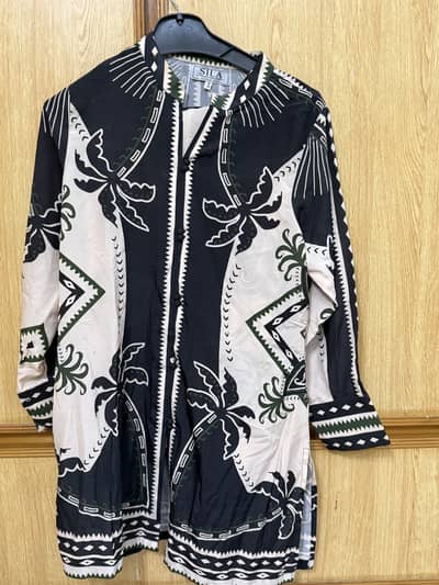 2 pc size small silk lawn execellent condition.       fixed price