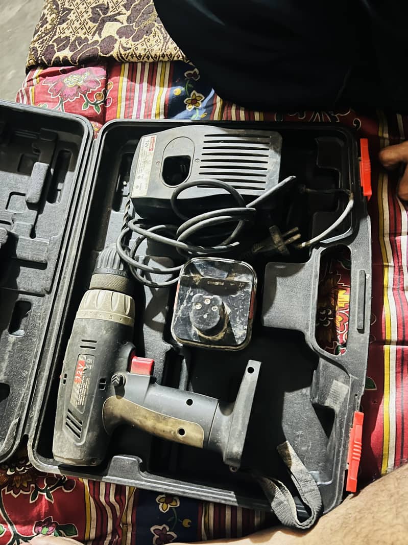 Charging drill machine 0