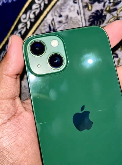 Apple iPhone 13
