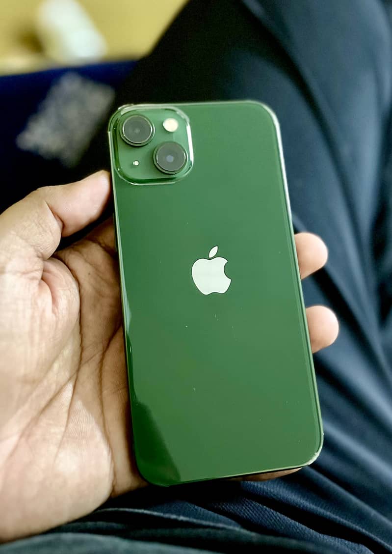 Apple iPhone 13 6
