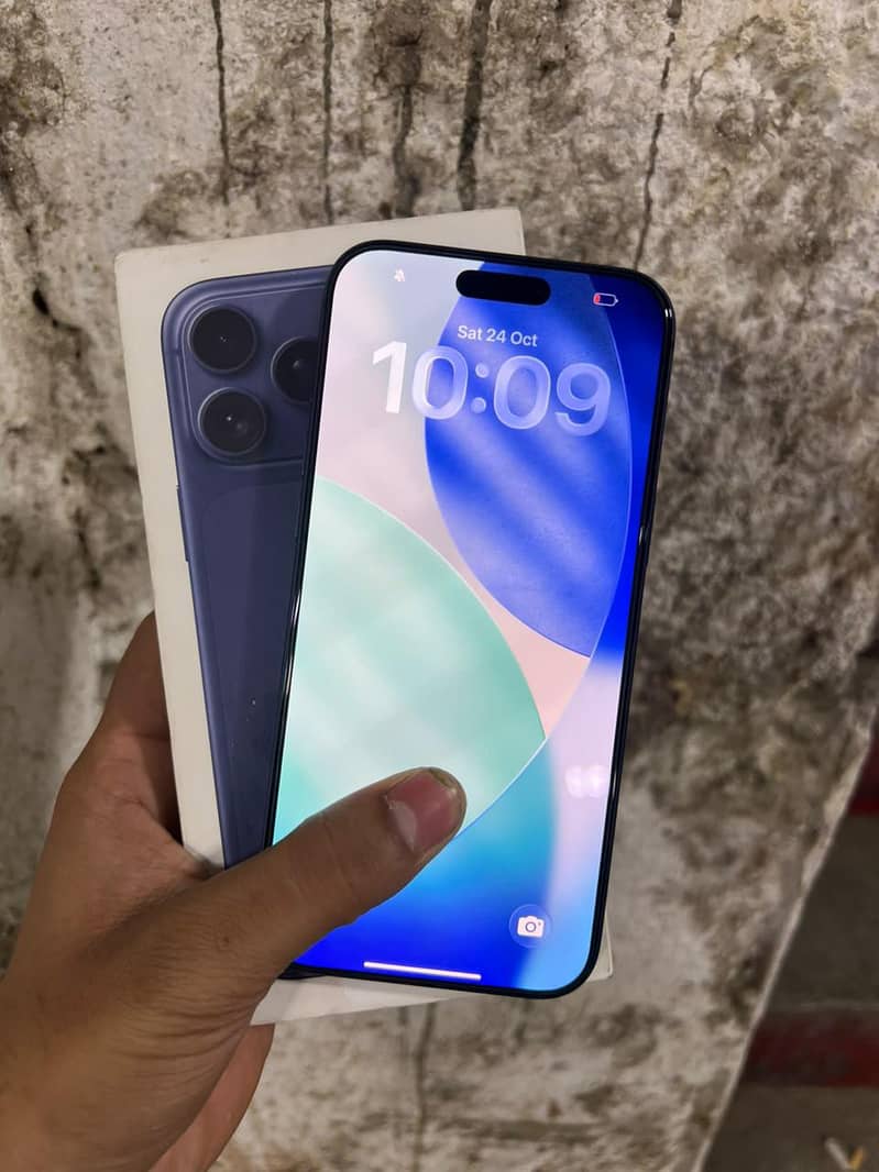 Apple iPhone 17 Pro Max 1