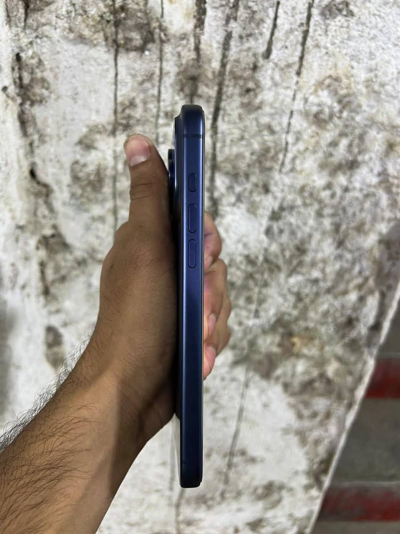Apple iPhone 17 Pro Max 2