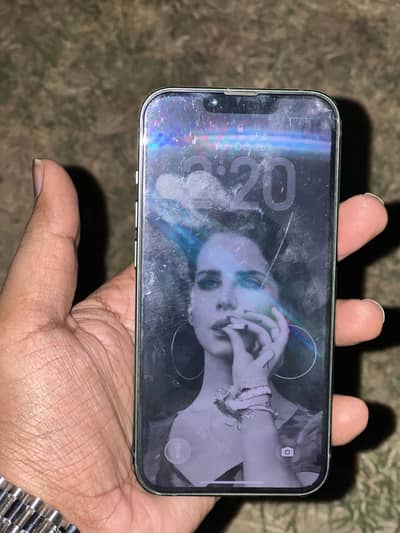 Apple iPhone 13