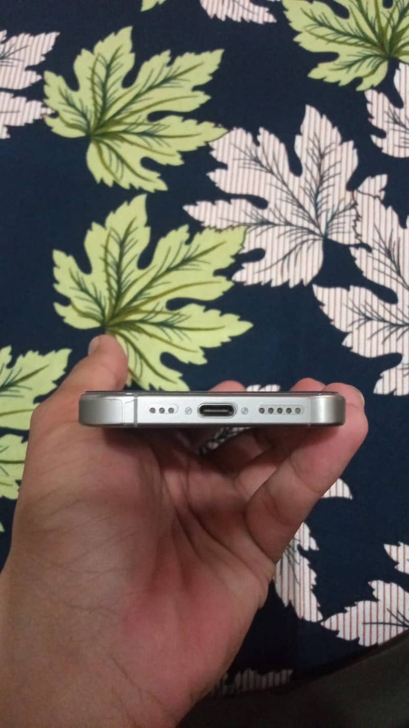 Apple iPhone 15 Pro 1