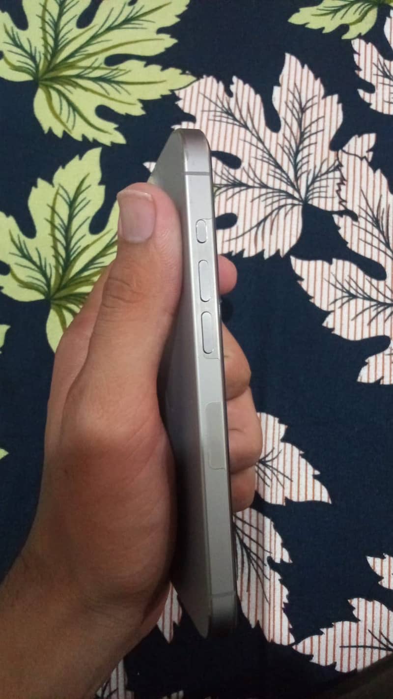 Apple iPhone 15 Pro 3