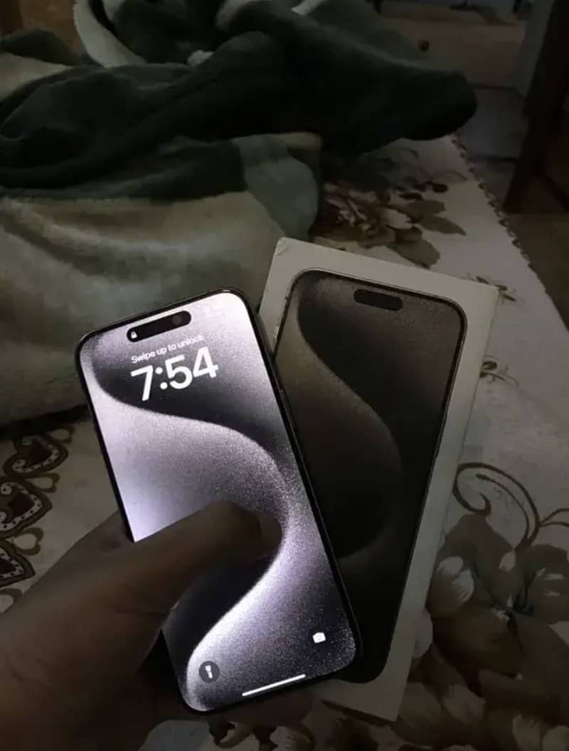 Apple iPhone 15 Pro Max 1