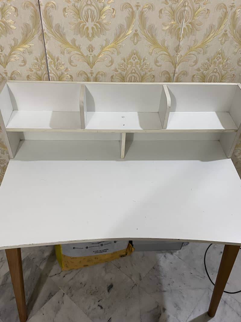 Office/Study Table 4