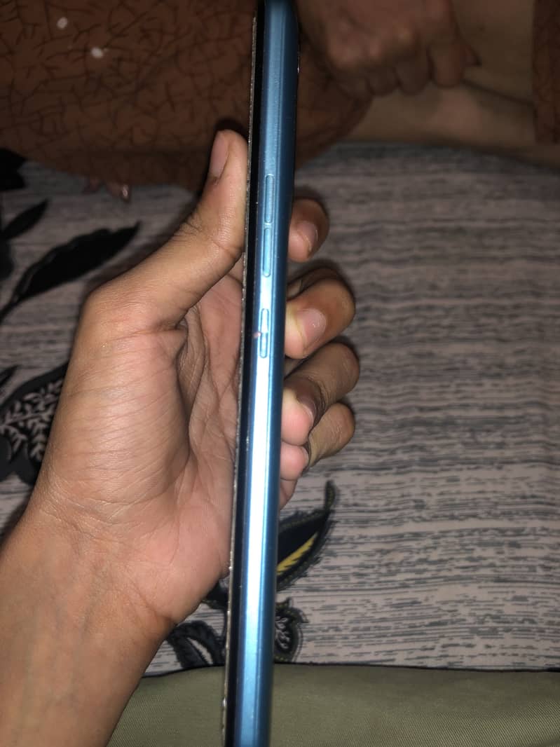 Techno spark 8c 2