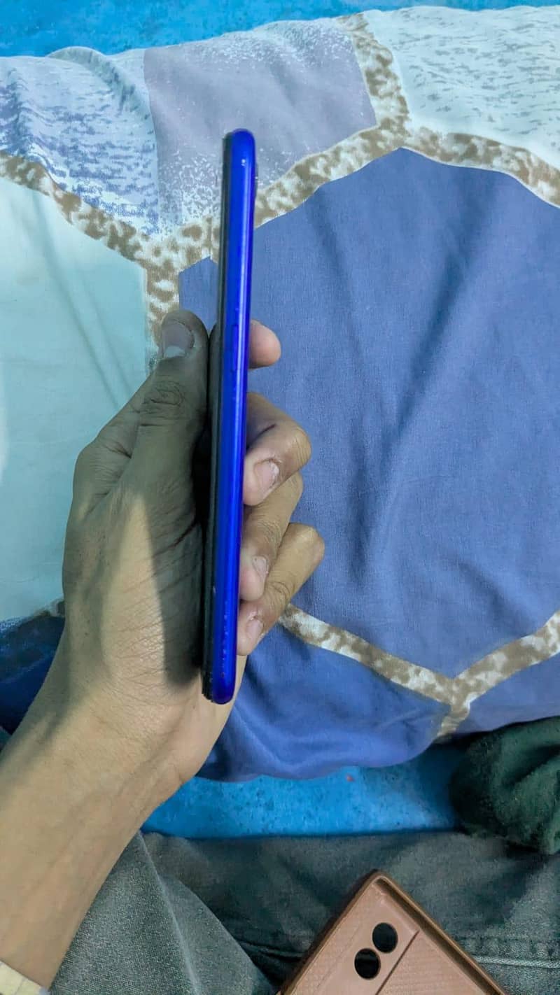 Realme C2 4