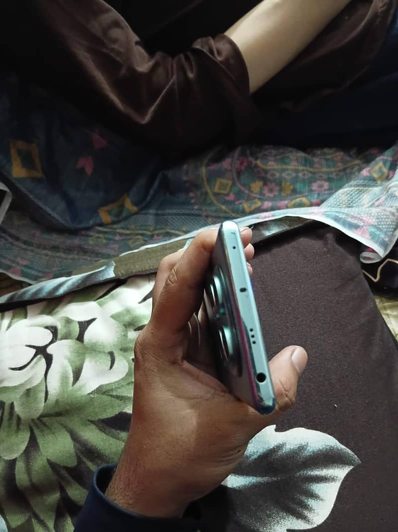 Xiaomi Redmi Note 14 Pro 4