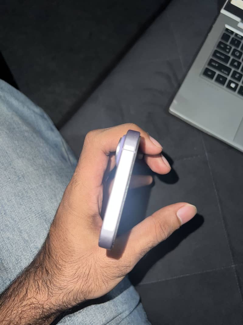 Apple iPhone 17 JV 10/10 condition 1