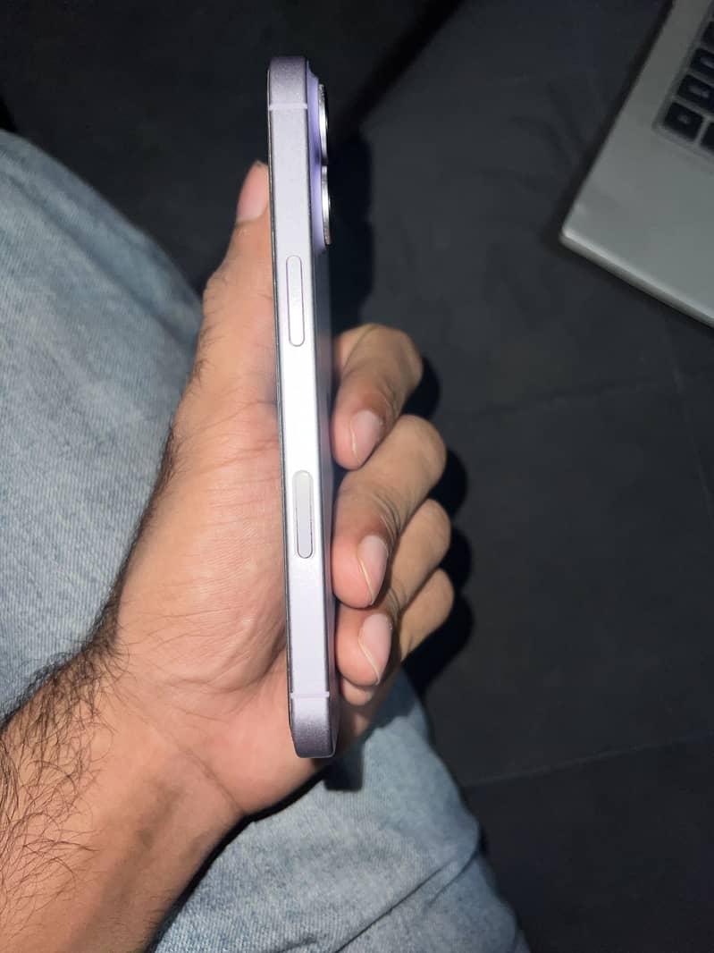 Apple iPhone 17 JV 10/10 condition 3