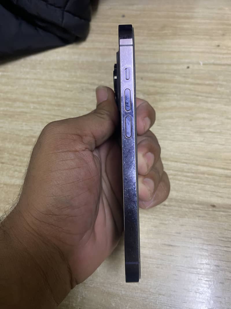 Apple iPhone 14 Pro 2