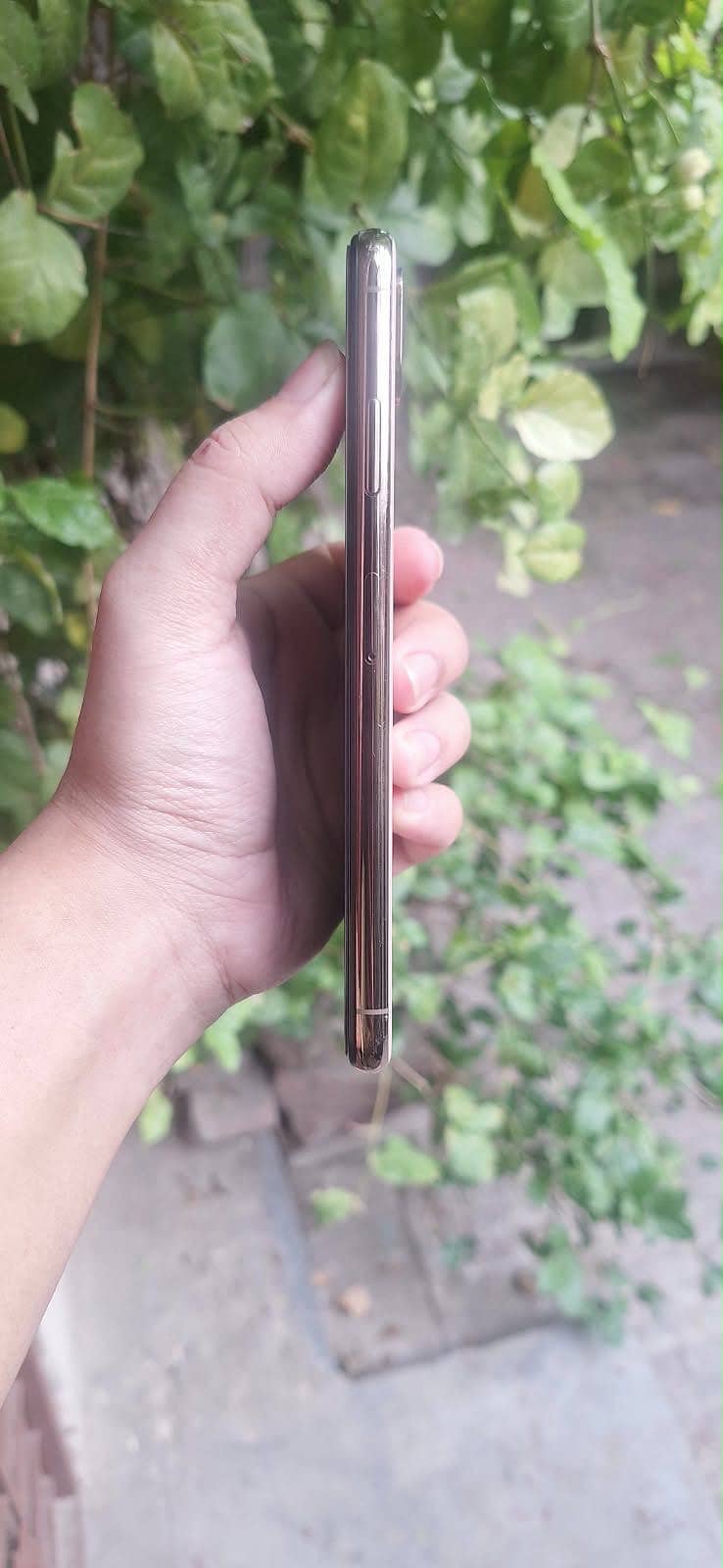 Apple iPhone XS Max 3