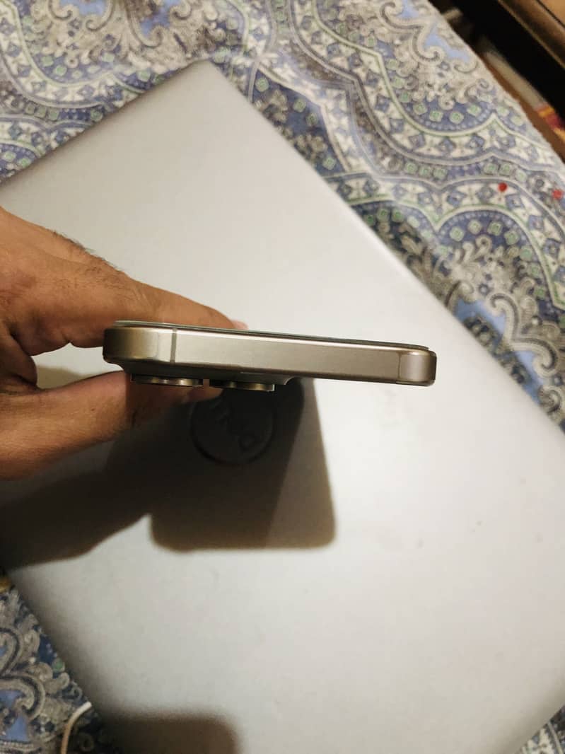 Apple iPhone 15 Pro Max 5