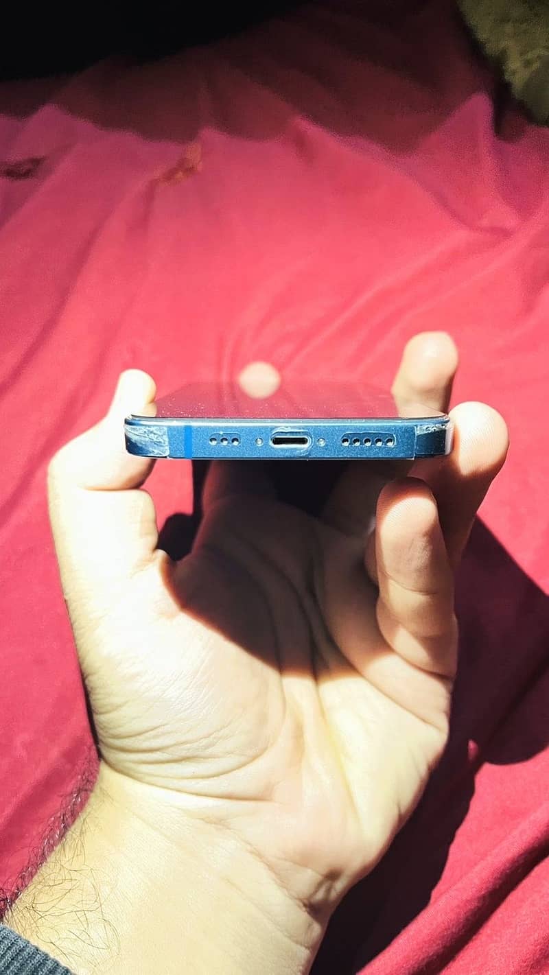 Apple iPhone 13 7