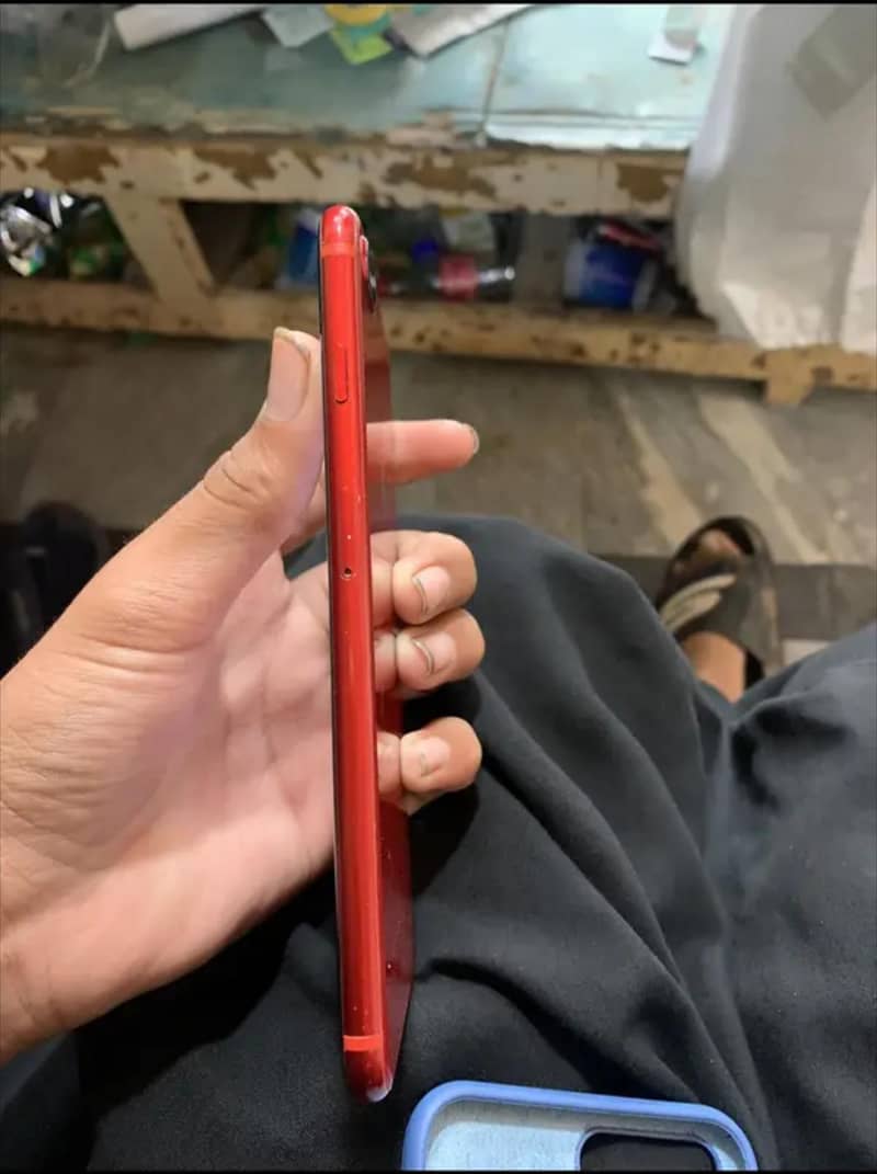 iPhone 8 Plus 64GB 2