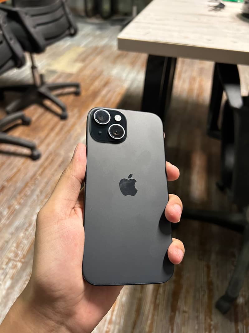 Apple iPhone 15 2