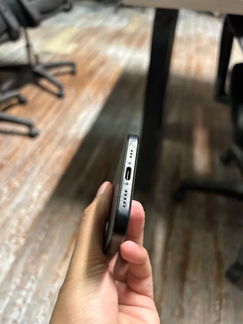 Apple iPhone 15 5
