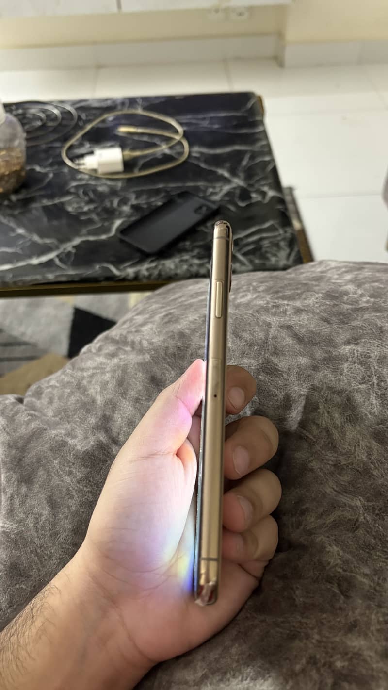 Apple iPhone 11 Pro Max 3