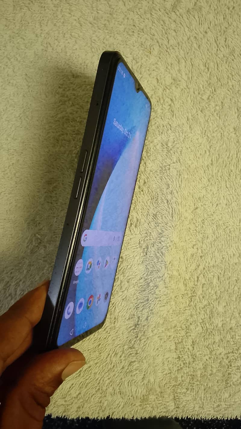 Realme C35 4
