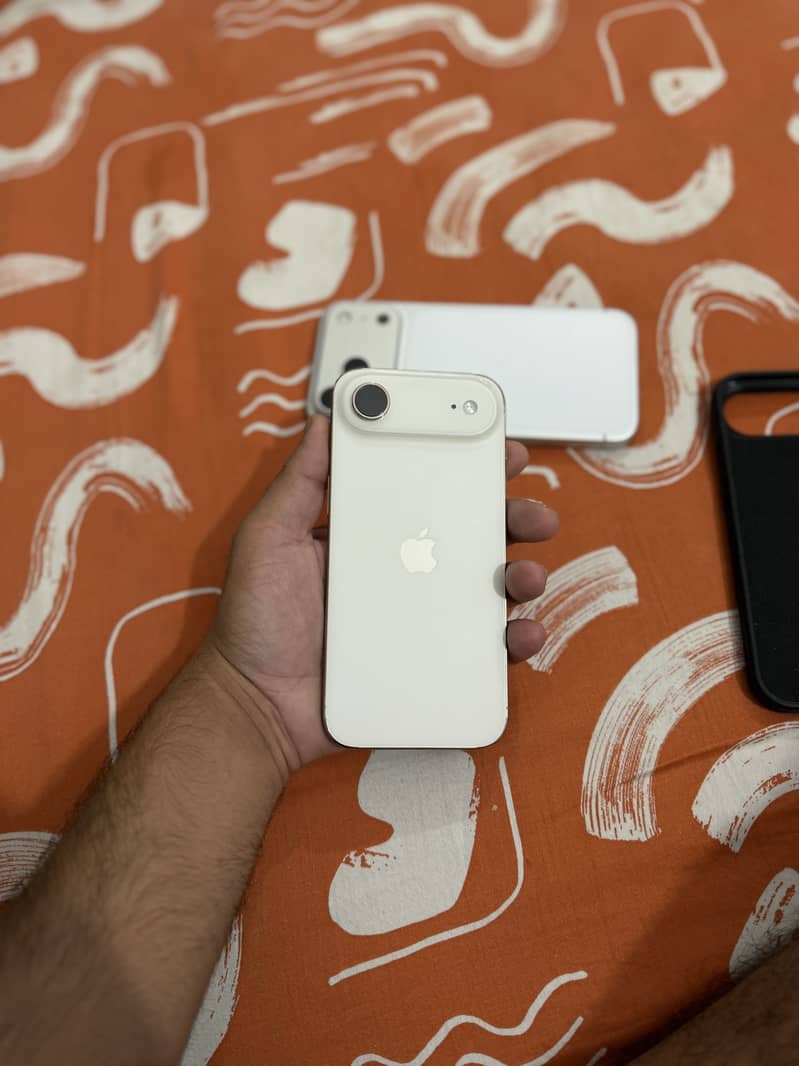 Apple iPhone 17 Air 0