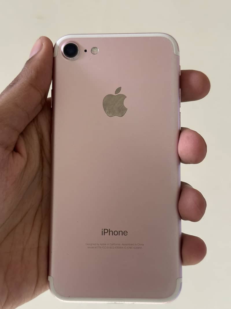 Apple iPhone 7 1