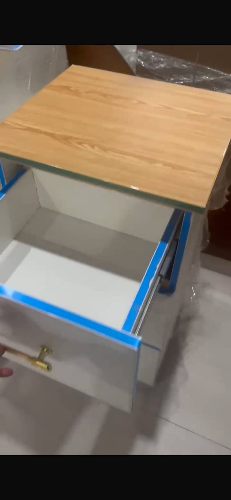 Compact changing table 1