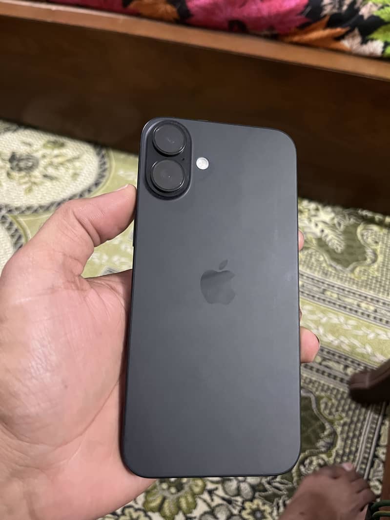 Apple iPhone 16 Plus 0