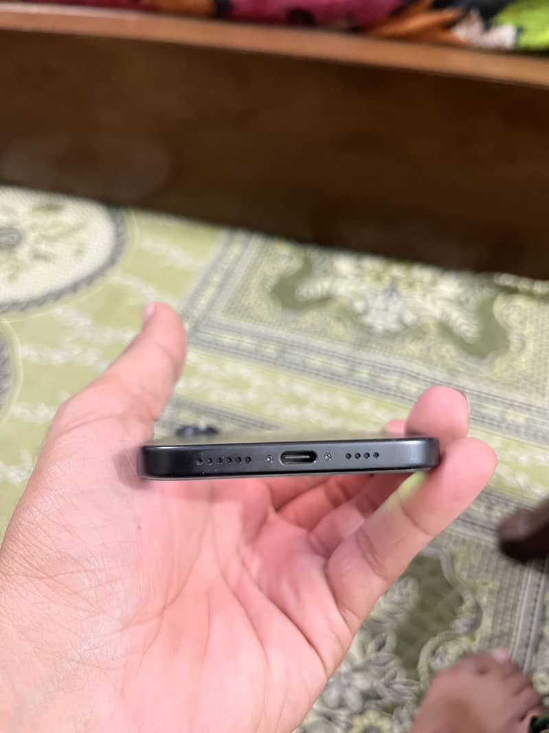 Apple iPhone 16 Plus 2